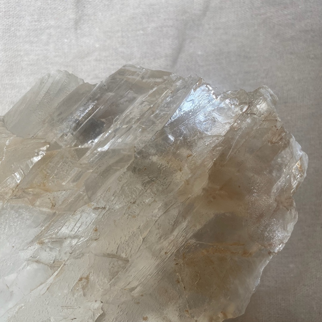 月の女神【セレナイト 原石】SELENITE RAW STONE インテリア/住まい/日用品のインテリア小物(置物)の商品写真