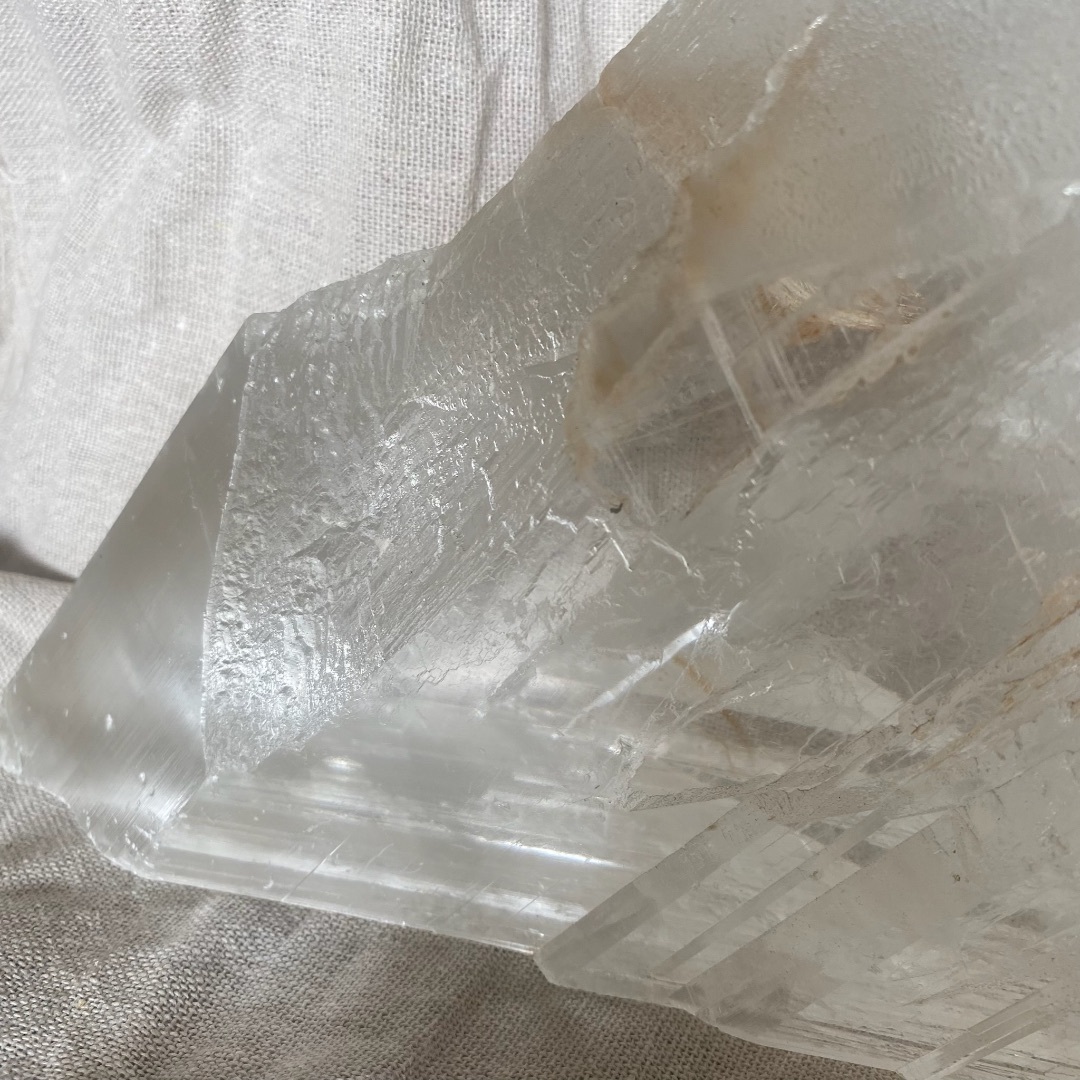 月の女神【セレナイト 原石】SELENITE RAW STONE インテリア/住まい/日用品のインテリア小物(置物)の商品写真