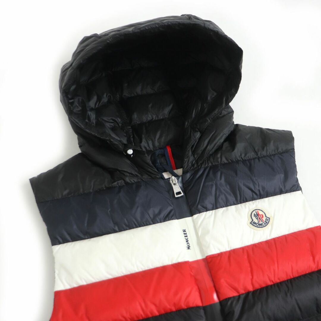 MONCLER(モンクレール)の未使用品□2019年製 モンクレール TIMOTHE ロゴワッペン トリコロール フーデッド WZIP ダウンベスト/ジレ ブラック 0 国内正規品 軽量◎　t06-st30210-775 メンズのジャケット/アウター(ダウンベスト)の商品写真