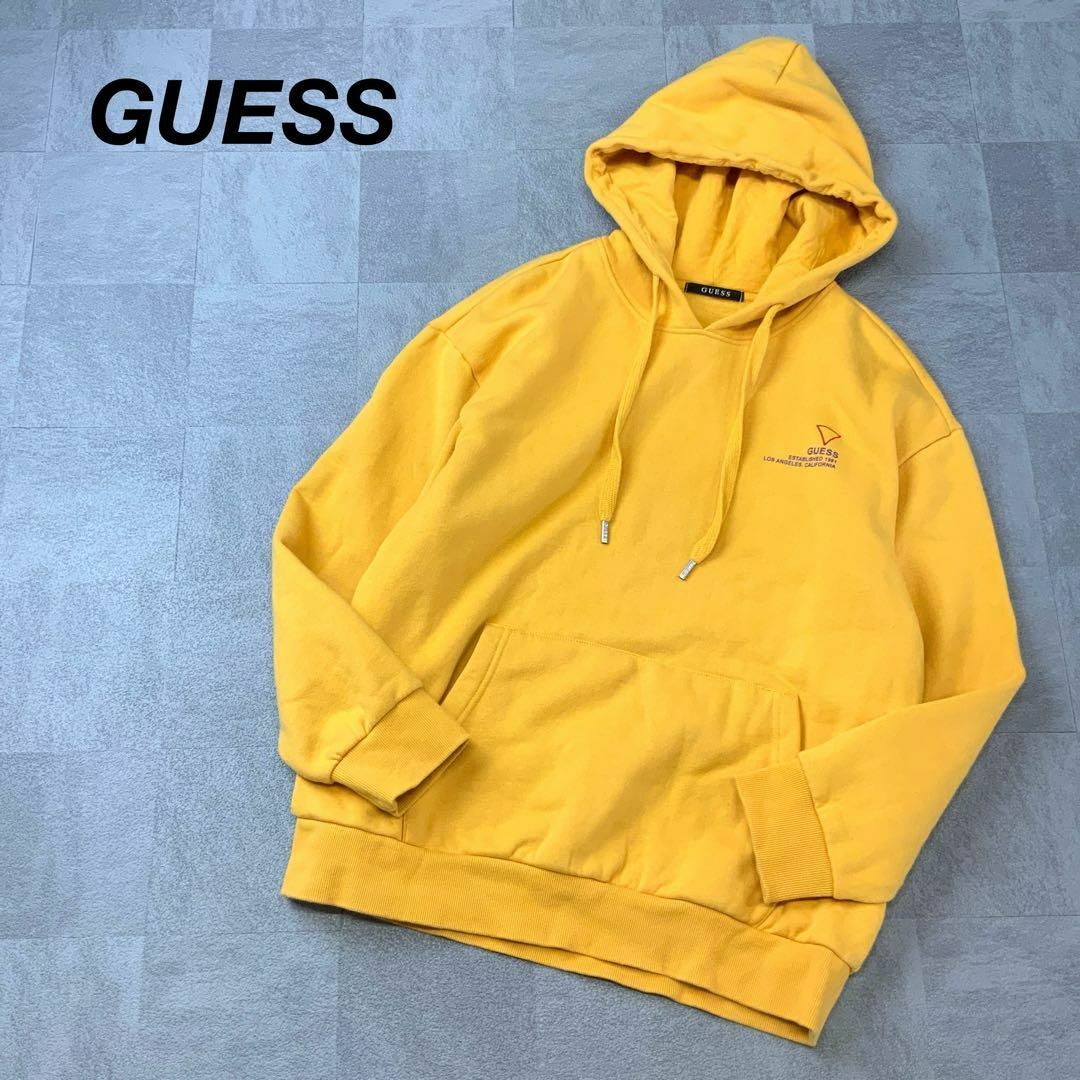 GUESS(ゲス)の美品 GUESS ゲス 刺繍ロゴ スウェット パーカー マスタード メンズのトップス(パーカー)の商品写真