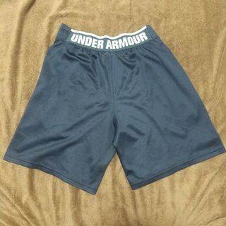 アンダーアーマー(UNDER ARMOUR)の【前後ロゴ】UNDER ARMOUR メッシュ ショートパンツ ハーフパンツ M(ショートパンツ)