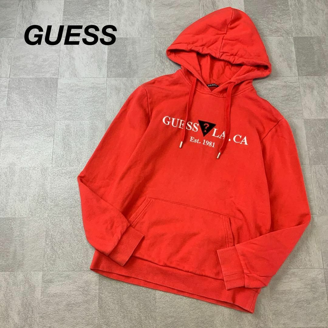 GUESS(ゲス)の美品 GUESS ゲス 刺繍ロゴ スウェット パーカー レッド メンズのトップス(パーカー)の商品写真