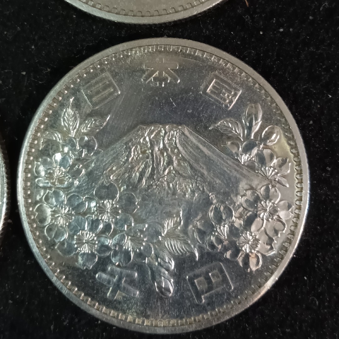 銀貨　東京オリンピック1.000円銀貨　silver925　 地金型銀貨４枚 エンタメ/ホビーの美術品/アンティーク(金属工芸)の商品写真