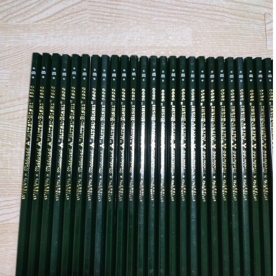 三菱鉛筆　サンフレイムジャパン鉛筆　トンボ鉛筆　五角鉛筆　57本 エンタメ/ホビーのアート用品(鉛筆)の商品写真
