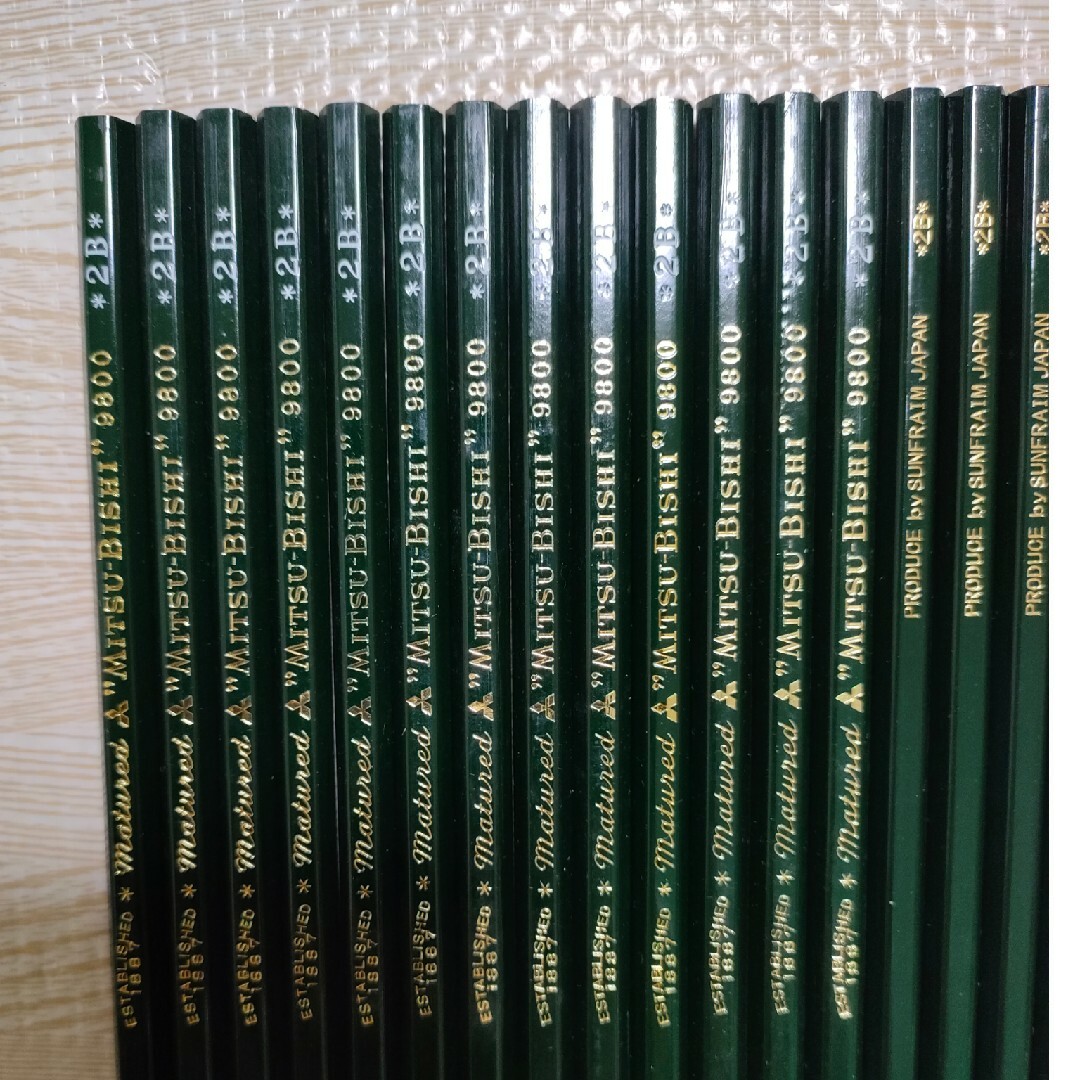 三菱鉛筆　サンフレイムジャパン鉛筆　トンボ鉛筆　五角鉛筆　57本 エンタメ/ホビーのアート用品(鉛筆)の商品写真