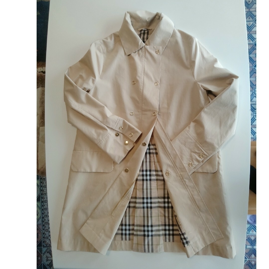 BURBERRY(バーバリー)の新品同様バーバリーBURBERRYスプリングコート　ベージュ　14Ｙ　164cm レディースのジャケット/アウター(スプリングコート)の商品写真