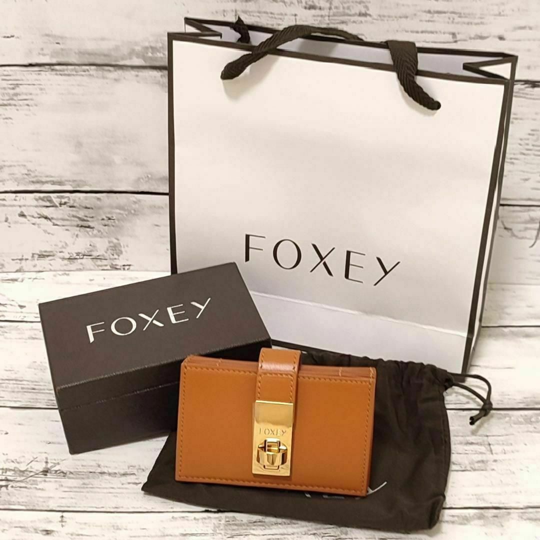 FOXEY(フォクシー)の★未使用に近い★FOXEY　フォクシー　カードケース　ターンロック レディースのファッション小物(名刺入れ/定期入れ)の商品写真