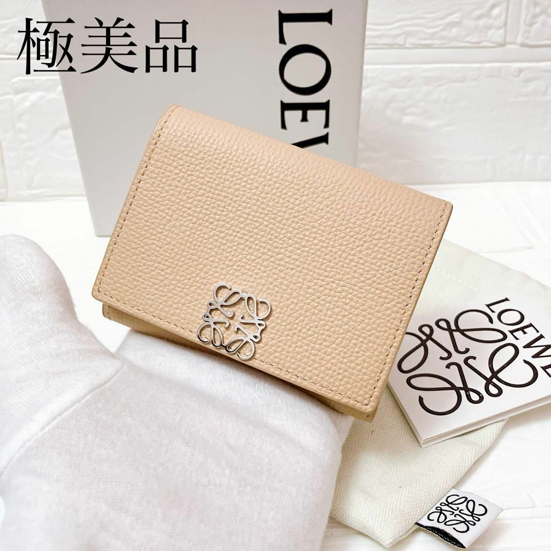 極美品 LOEWE ミニ財布 アナグラム アマソナ 折り財布 ピンク 極美品 LOEWE ミニ財布 アナグラム アマソナ 折り財布 ピンク