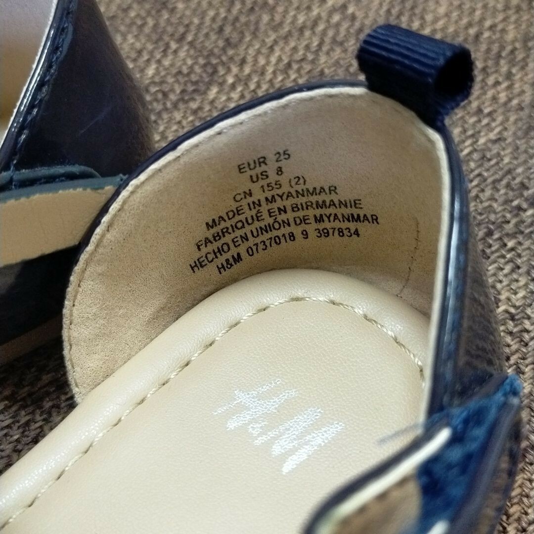 H&M(エイチアンドエム)のH&M  ネイビー キッズサンダル  15センチ 15cm 子供靴 女の子 キッズ/ベビー/マタニティのキッズ靴/シューズ(15cm~)(サンダル)の商品写真