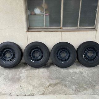 グッドイヤー(Goodyear)のハイエース　スタッドレス(タイヤ・ホイールセット)