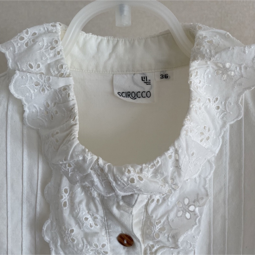 古着　ノースリーブ　ブラウス　ホワイト　コットン レディースのトップス(シャツ/ブラウス(半袖/袖なし))の商品写真