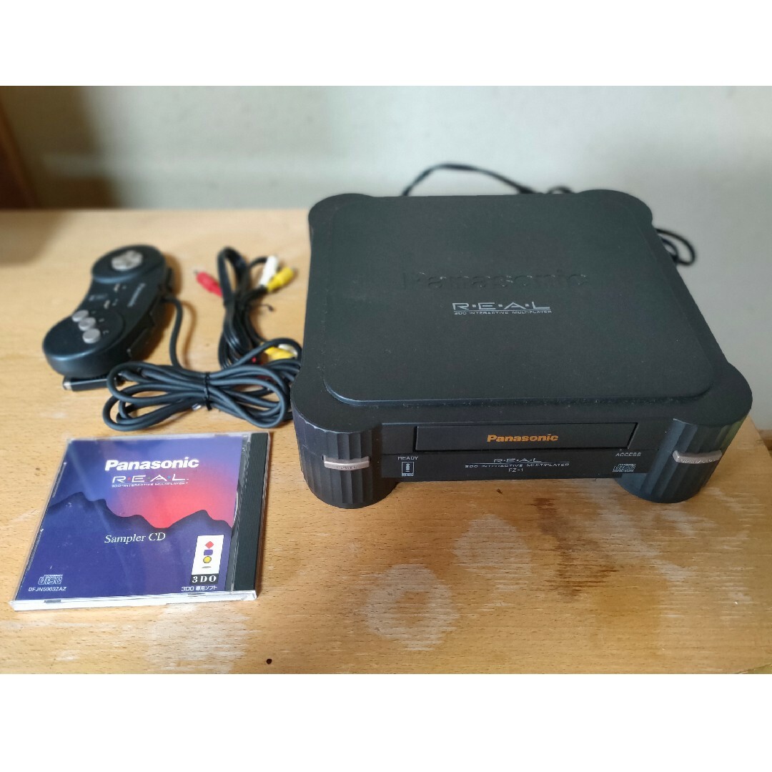 Panasonic(パナソニック)の3DO REAL FZ1 中古 エンタメ/ホビーのゲームソフト/ゲーム機本体(家庭用ゲーム機本体)の商品写真