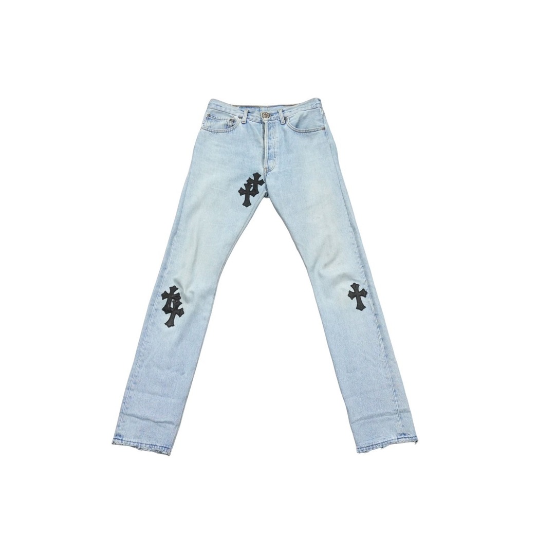 Chrome Hearts(クロムハーツ)のCHROME HEARTS クロムハーツ クロスパッチ デニムパンツ ブルー ブラック ダメージ シルバー金具 サイズ27 美品 中古 62061 レディースのパンツ(デニム/ジーンズ)の商品写真