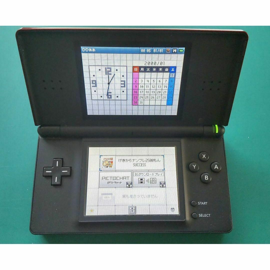 ニンテンドーDS(ニンテンドーDS)の【中古・外箱、充電器付】美品 任天堂 DS Liteクリムゾンブラック 34-1 エンタメ/ホビーのゲームソフト/ゲーム機本体(携帯用ゲーム機本体)の商品写真