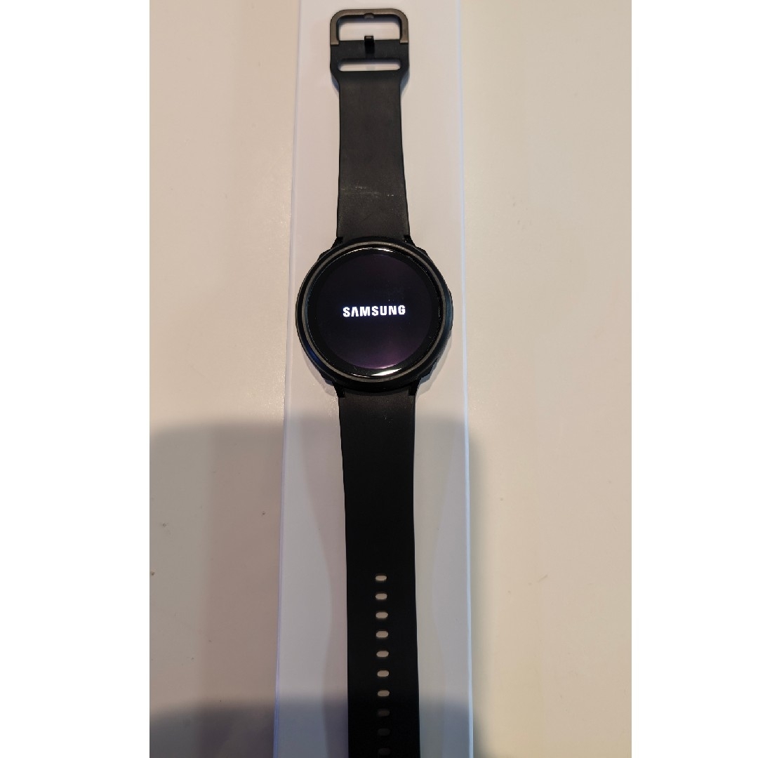 SAMSUNG(サムスン)のSAMSUNG スマートウォッチ GALAXY WATCH4 44MM BLA… スマホ/家電/カメラのスマートフォン/携帯電話(その他)の商品写真