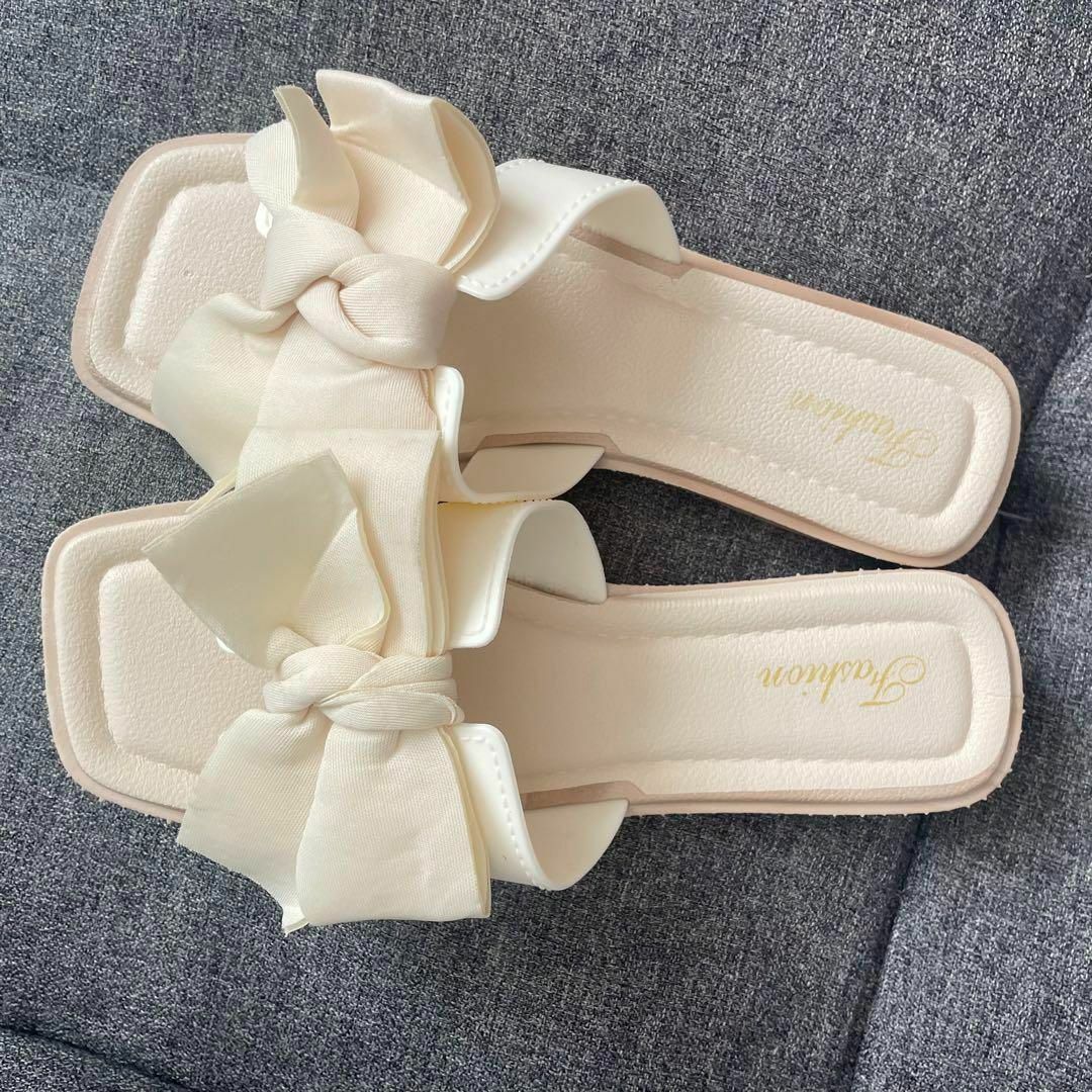 リボンサンダル レディースサンダル 軽量 ホワイト 韓国 ビーチサンダル レディースの靴/シューズ(サンダル)の商品写真