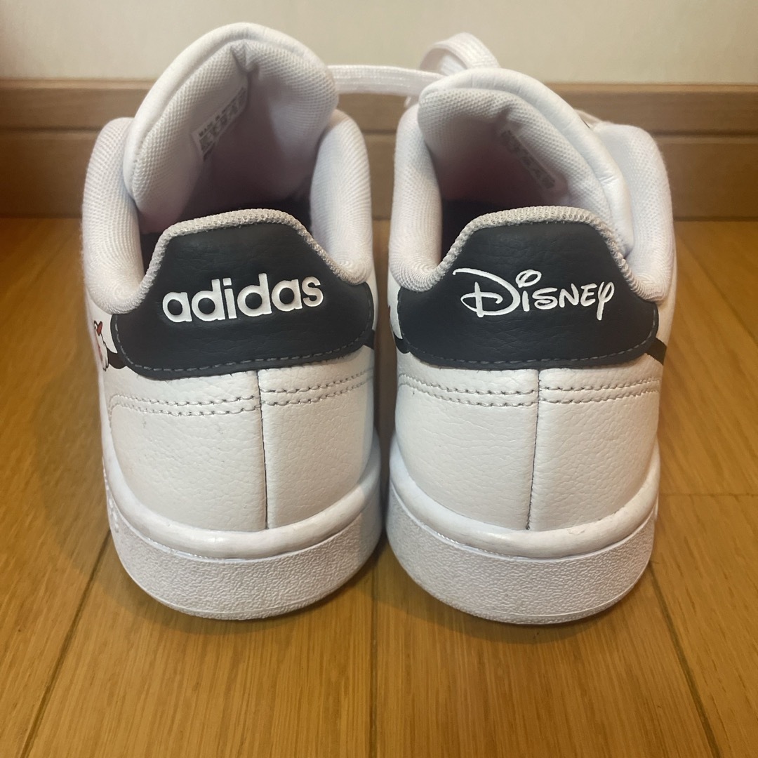 adidas(アディダス)のadidas Disney ミニーちゃん　スニーカー レディースの靴/シューズ(スニーカー)の商品写真