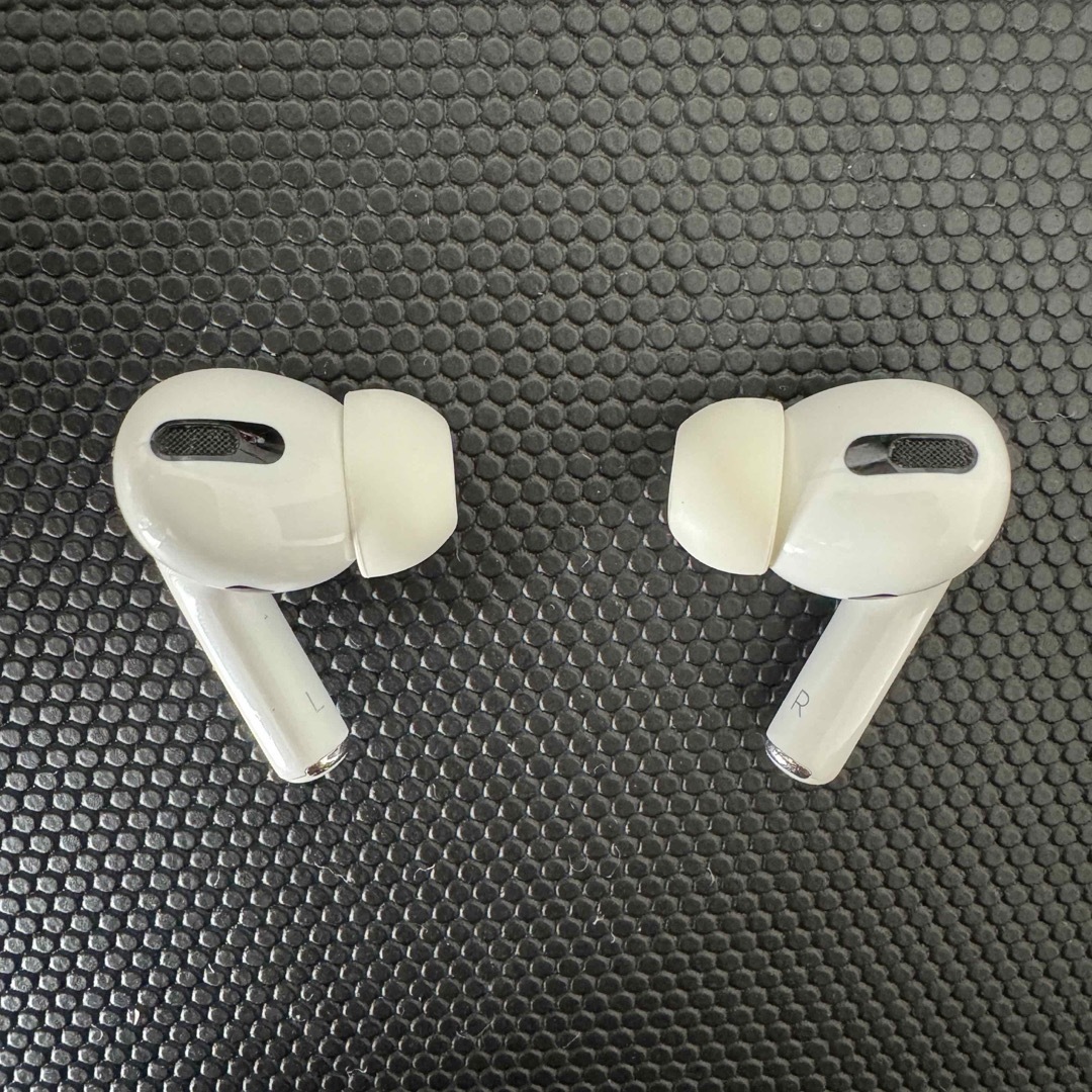 Apple(アップル)のairpods pro エアーポッズプロ 第1世代 lightning スマホ/家電/カメラのオーディオ機器(ヘッドフォン/イヤフォン)の商品写真