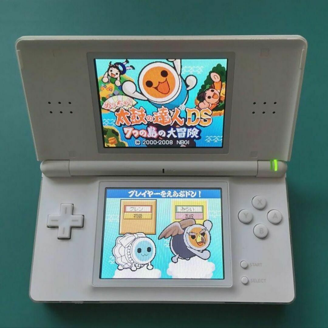 ニンテンドーDS(ニンテンドーDS)の【中古・良品】ニンテンドーDS Lite Crystal White 箱付⑮ エンタメ/ホビーのゲームソフト/ゲーム機本体(携帯用ゲーム機本体)の商品写真