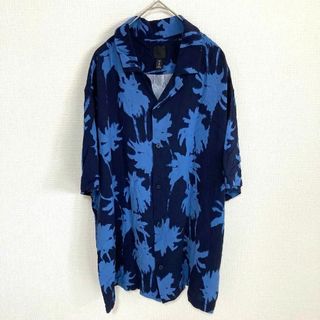 エイチアンドエム(H&M)の🌟H &M パターンリゾートシャツ【XL】総柄 ダークブルー レーヨン(シャツ)