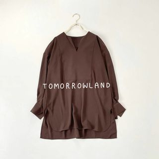 トゥモローランド(TOMORROWLAND)のトゥモローランド　とろみキーネックブラウス　ブラウン(シャツ/ブラウス(長袖/七分))