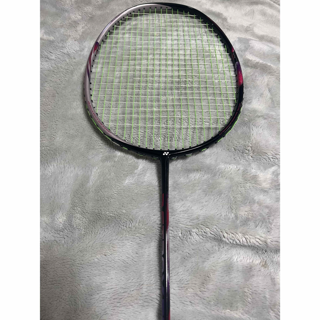 YONEX(ヨネックス)のアストロクス55 シャインピンク スポーツ/アウトドアのスポーツ/アウトドア その他(バドミントン)の商品写真