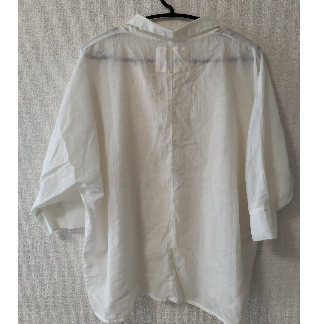 白シャツ　肩抜き レディースのトップス(シャツ/ブラウス(長袖/七分))の商品写真