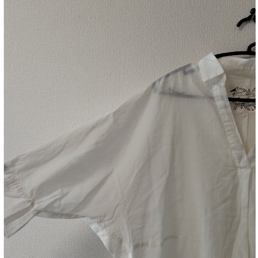 白シャツ　肩抜き レディースのトップス(シャツ/ブラウス(長袖/七分))の商品写真