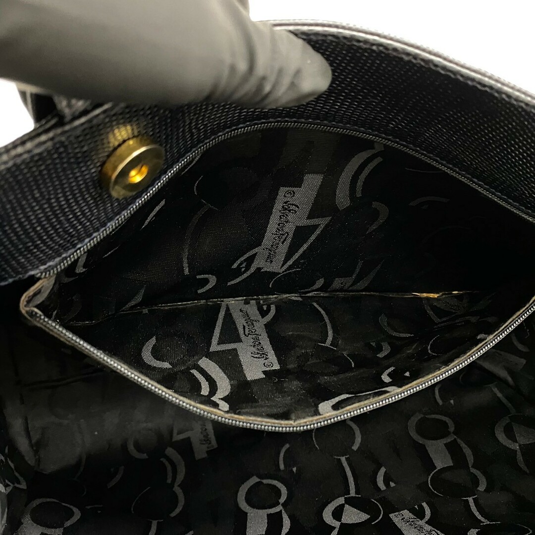 極 美品 Salvatore Ferragamo サルヴァトーレフェラガモ ヴァラリボン 金具 レザー 本革 トートバッグ ハンドバッグ ネイビー 77972 極 美品 Salvatore Ferragamo サルヴァトーレフェラガモ ヴァラリボン 金具 レザー 本革 トートバッグ ハンドバッグ ネイビー 77972