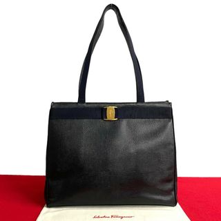 極 美品 Salvatore Ferragamo サルヴァトーレフェラガモ ヴァラリボン 金具 レザー 本革 トートバッグ ハンドバッグ ネイビー 77972 極 美品 Salvatore Ferragamo サルヴァトーレフェラガモ ヴァラリボン 金具 レザー 本革 トートバッグ ハンドバッグ ネイビー 77972