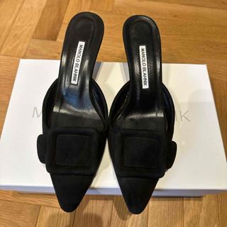 マノロブラニク(MANOLO BLAHNIK)のマノロブラニク　ブラックスエードサンダル　37 美品(ハイヒール/パンプス)