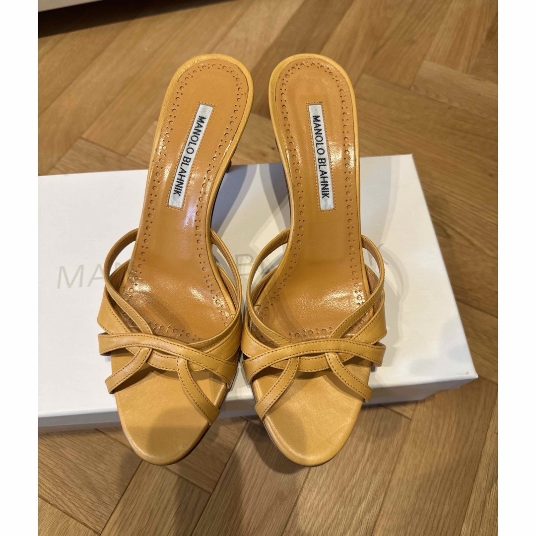 MANOLO BLAHNIK(マノロブラニク)のマノロブラニク　ミュール　37.5  美品 レディースの靴/シューズ(ミュール)の商品写真