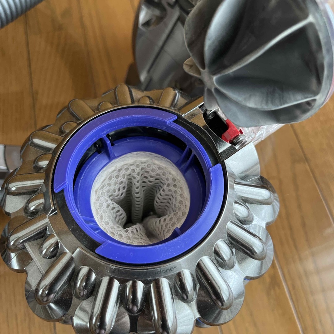 Dyson(ダイソン)のdyson 掃除機 DC63 スマホ/家電/カメラの生活家電(掃除機)の商品写真