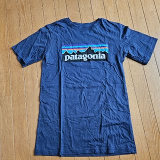 パタゴニア(patagonia)のpatagoniaキッズ半袖Tシャツネイビー(Tシャツ/カットソー)