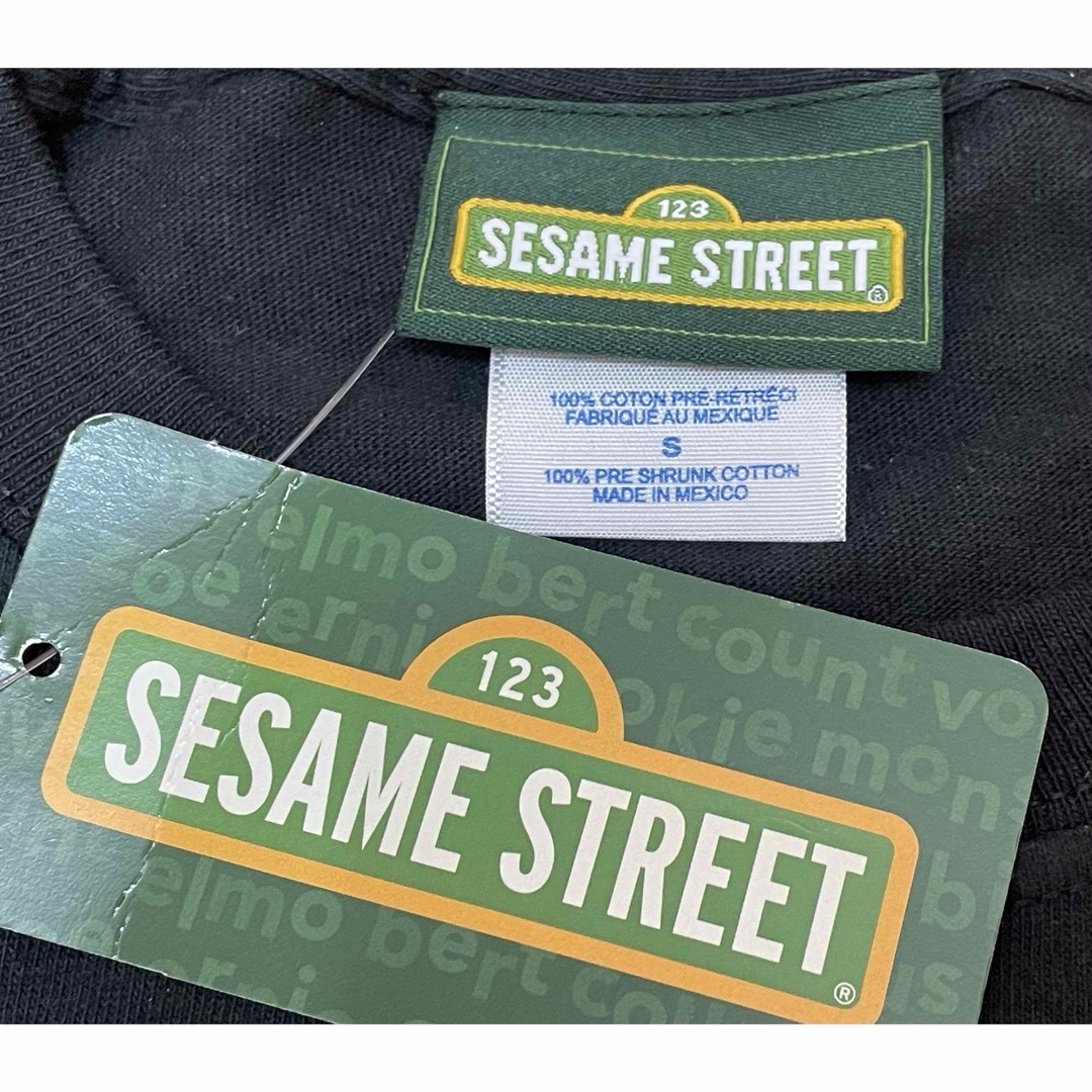 SESAME STREET(セサミストリート)の【セサミストリート】Tシャツ① Sサイズ エンタメ/ホビーのおもちゃ/ぬいぐるみ(キャラクターグッズ)の商品写真