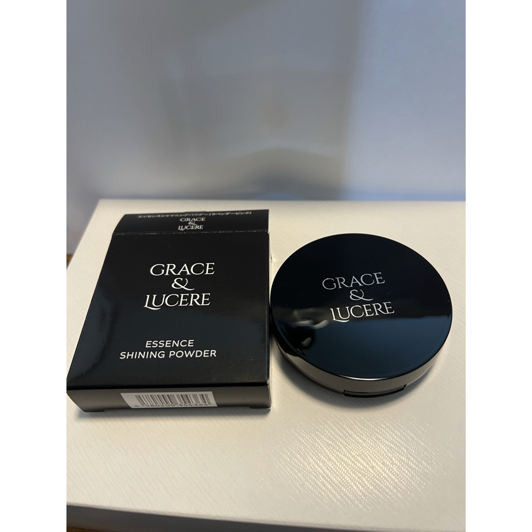 メビウス製薬　GRACE&LUCERE エッセンスシャイニングパウダー コスメ/美容のベースメイク/化粧品(フェイスパウダー)の商品写真