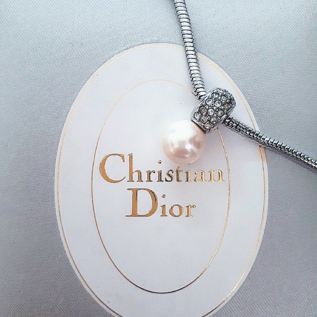 Christian Dior(クリスチャンディオール)の良品クリスチャンディオール　ネックレス　パール　ラインストーン　シルバー　箱あり レディースのアクセサリー(ネックレス)の商品写真