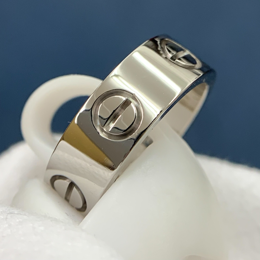 Cartier(カルティエ)のカルティエ リング ラブリング Cartier 指輪 K18WG 750 レディースのアクセサリー(リング(指輪))の商品写真