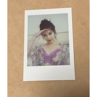 iu シーズングリーティング 2022年 ポラロイド チェキ 1枚(K-POP/アジア)