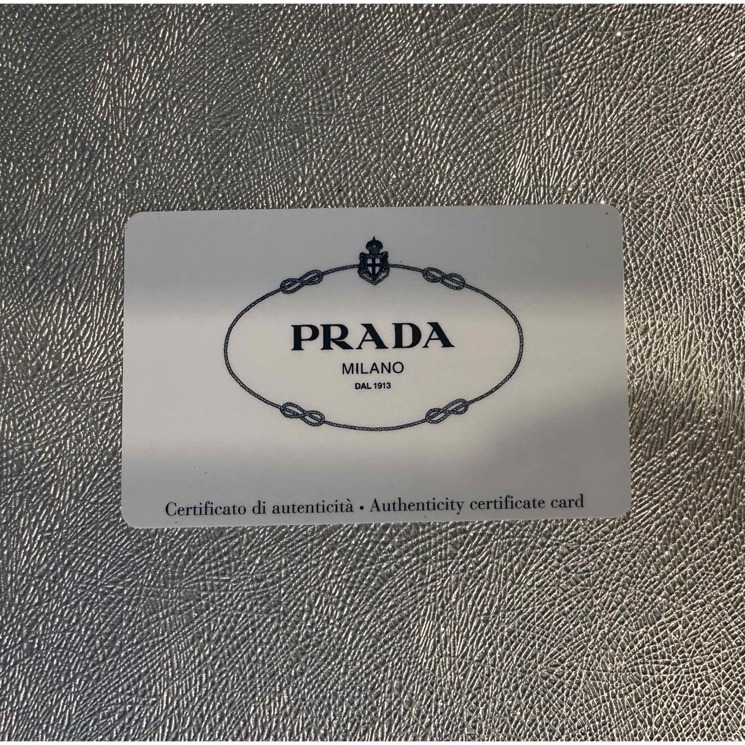 PRADA(プラダ)のPRADA プラダ サフィアーノトライアングル 財布 レディースのファッション小物(財布)の商品写真