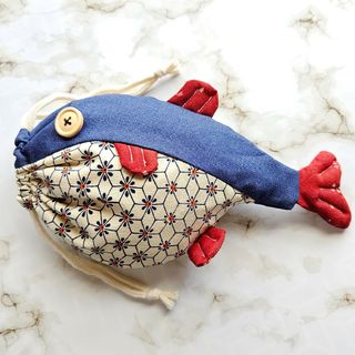 お魚巾着 巾着袋 さかな 着物リメイク ハンドメイド No.238(ポーチ)