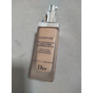 ディオール(Dior)のディオールスキン　フォーエヴァー　フルイド　リキッドファンデーション　020(ファンデーション)