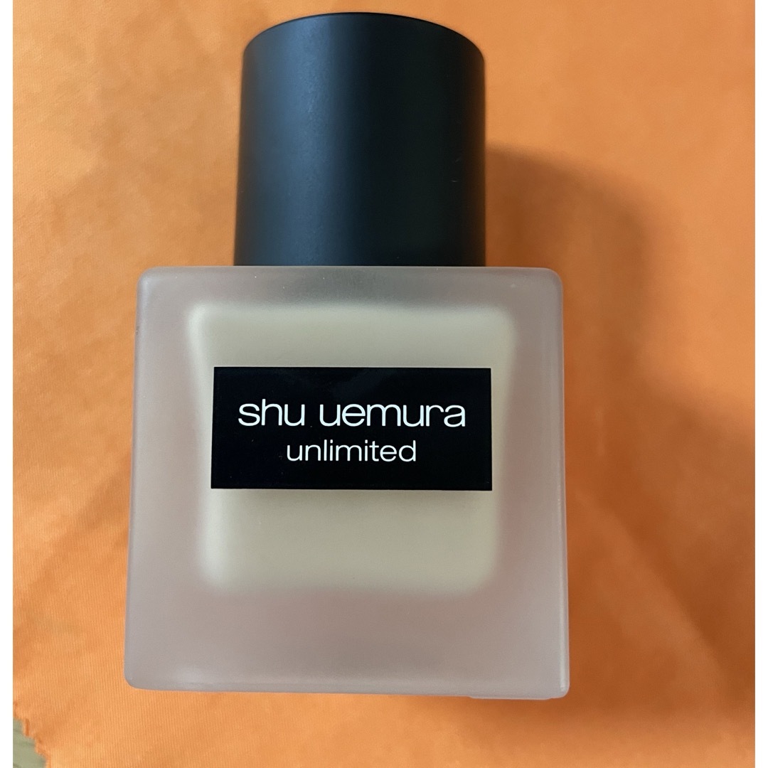 shu uemura(シュウウエムラ)のシュウウエムラ　リキッドファンデーション　プレゼント付き コスメ/美容のベースメイク/化粧品(ファンデーション)の商品写真