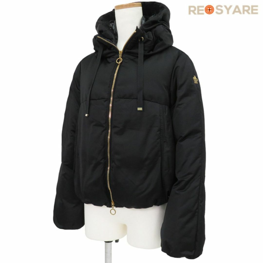 MONCLER(モンクレール)のMONCLER モンクレール ROUEN ロゴ金具 ジップアップ ショート ダウン ジャケット ブルゾン 46382 レディースのジャケット/アウター(ダウンジャケット)の商品写真