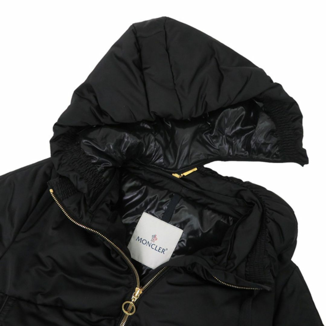 MONCLER(モンクレール)のMONCLER モンクレール ROUEN ロゴ金具 ジップアップ ショート ダウン ジャケット ブルゾン 46382 レディースのジャケット/アウター(ダウンジャケット)の商品写真