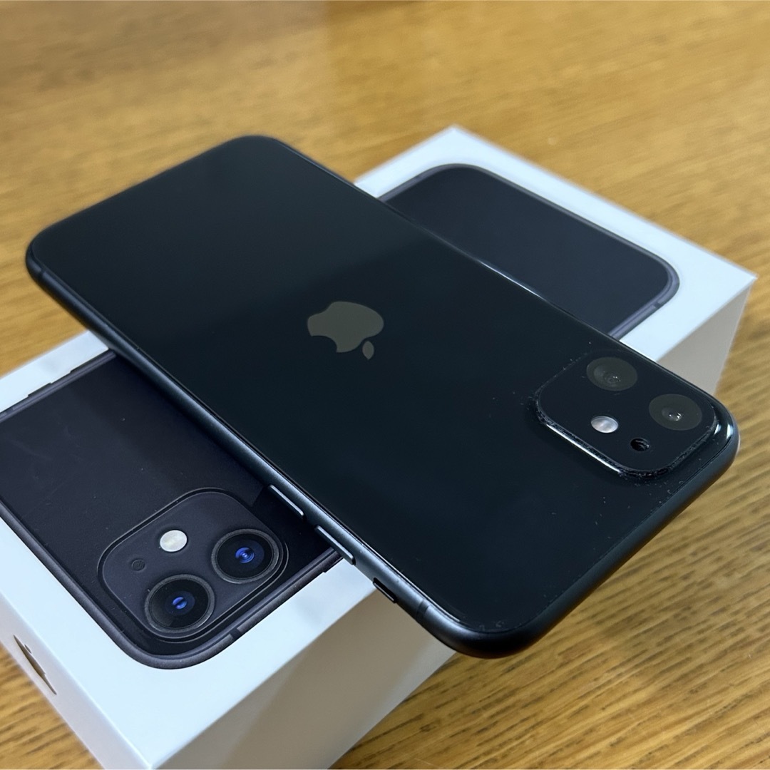 iPhone(アイフォーン)の【再値下げ】アップル iPhone11 64GB ブラック スマホ/家電/カメラのスマートフォン/携帯電話(スマートフォン本体)の商品写真