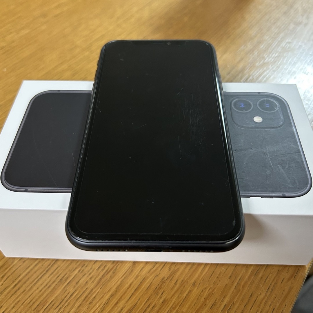 iPhone(アイフォーン)の【再値下げ】アップル iPhone11 64GB ブラック スマホ/家電/カメラのスマートフォン/携帯電話(スマートフォン本体)の商品写真