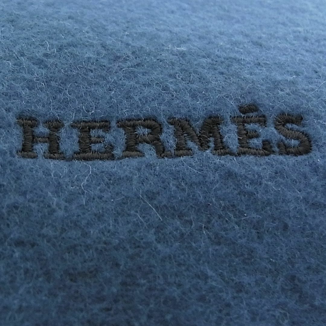 Hermes(エルメス)のエルメス　HERMES　カシミヤ100％ マフラー　ストール レディース　メンズ　ブルー　ブラック レディースのファッション小物(マフラー/ショール)の商品写真