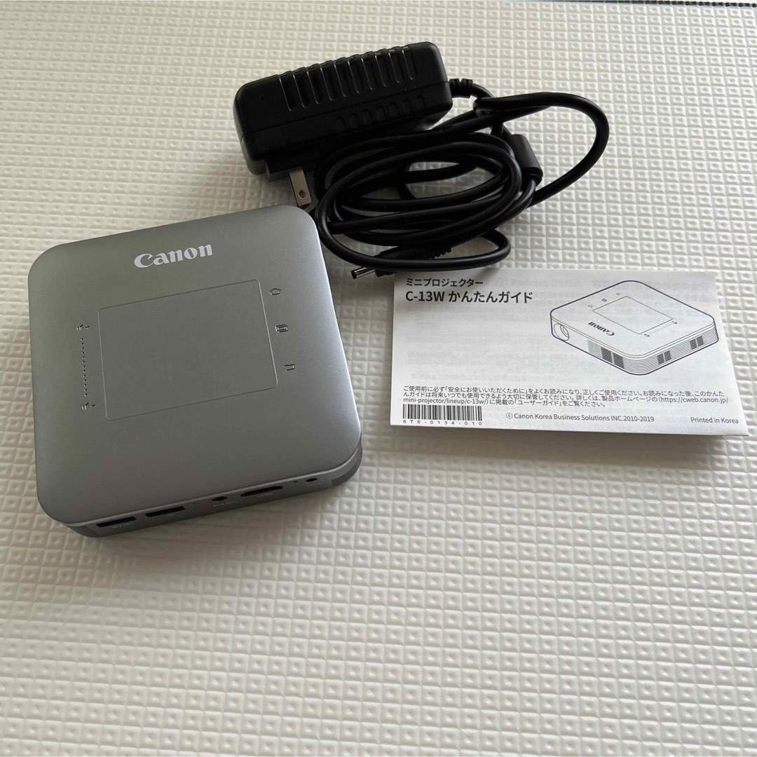 Canon(キヤノン)のCanon ミニプロジェクター C-13W スマホ/家電/カメラのスマホ/家電/カメラ その他(その他)の商品写真