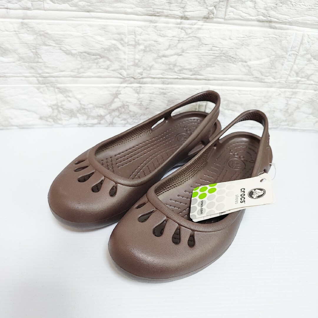 crocs(クロックス)の【タグ付】crocs マリンデー W7 焦茶 レディースの靴/シューズ(サンダル)の商品写真